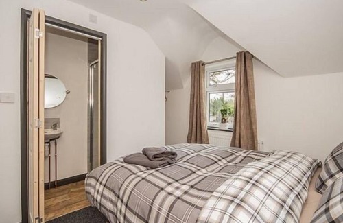 Gamston Bed & Breakfast | Feather Bed Cottage B&B