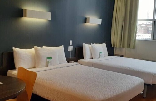 Hunters Point Hotel | Feather Factory