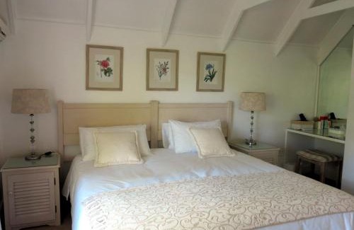 Somerset West Apartment | Featherbed