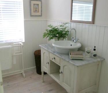 Somerset West Apartment | Featherbed