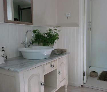 Somerset West Apartment | Featherbed