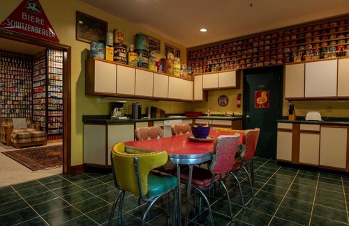 Rossville House | Featured On The Travel Channel, Home & Garden Channel and more. No cleaning fee!