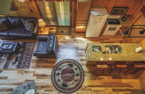 Sevierville Cabin | Feb/Mar Disc. Avail-Quiet/Private Cabin, HotTub, Pool Table/Arcade, Douglas Lake