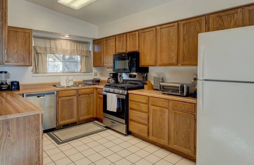Northeast Reno House | *Feb/March Specials! Skyline Escape-Hiking|Mtn Biking