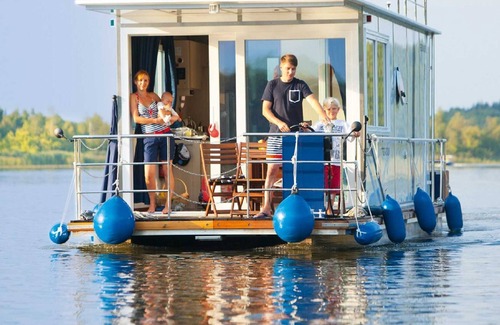 Priepert Boat Rental | Febomobil 990 - license-free houseboat - KUHNLE-TOURS Priepert