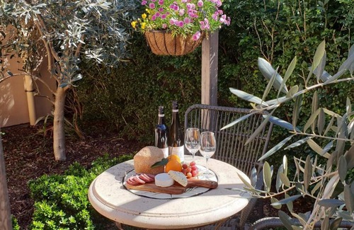 Tanunda House | Fechner Place Barossa, 1 Bed, 1 Bath & Wine