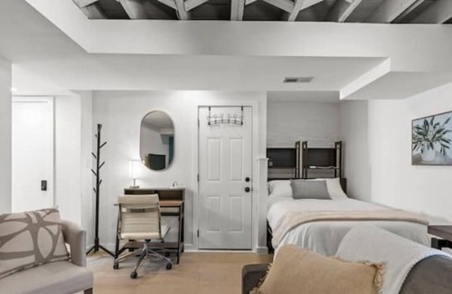 Eckington Apartment | Federal Suite on First Street - Cozy Basement Studio Apartment in Heart of DC