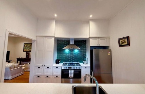West Ipswich House | Federation era charmer, character & location