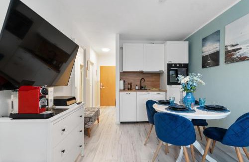 Ruhrort Apartment | Federnest - Superior-2-Zimmer-Wohnung - Kingsize Boxspringbett - Home-Office mit Monitor - 11 Min Hbf