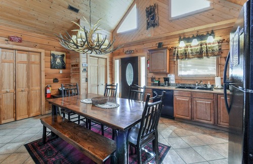 Branson Cedars Cabin | Feel at Home at Twin Pines | 3 Bed, 2 Bath