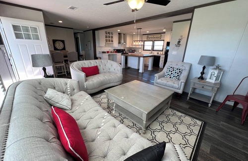 Nemo House | Feel right at home in our Farmhouse located in Godley, TX w/horse enclosure
