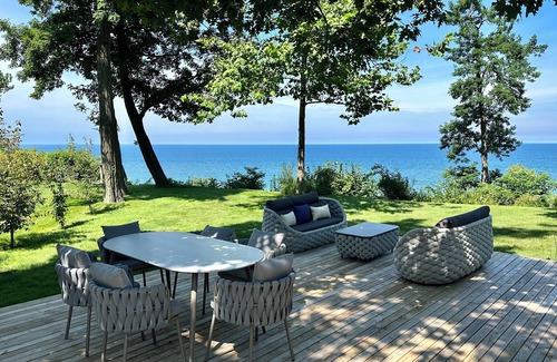 Benton Harbor House | Feel the Lake breeze! 4b-4ba beachfront house. Private beach access. Sleeps 13