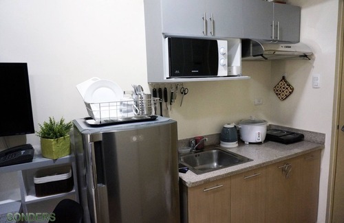 Pio del Pilar Apartment | Feel Warmth & Comfort 1BR unit in Makati