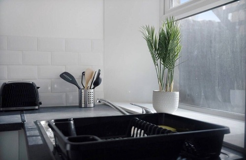 Eastgate Apartment | Feels like Home in Bishop, with Backyard, Sleeps 3
