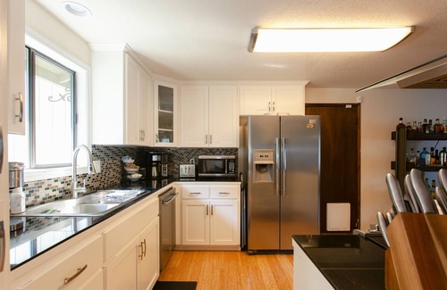 Medford House | Feels like Home-Very Comfy and Well Stocked-Centrally Located-Walk to Major Park