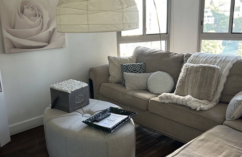 Atwater Village Apartment | Feels Like Luxury. 15 minutes away from Glendale City.