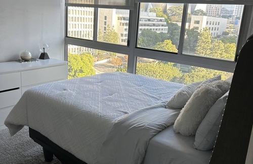 Atwater Village Apartment | Feels Like Luxury. 15 minutes away from Glendale City.