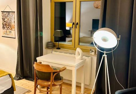 Bochum-Innenstadt Apartment | FeelsLikeHome - Stylische und zentrale Altbauwohnung mit Terrasse&Garten