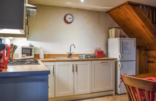 Hexham House | Felbridge Cottage