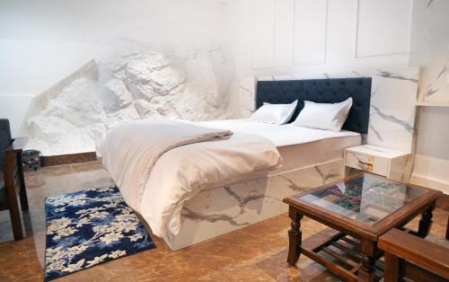 Kempty Range House | Felicia Meadows