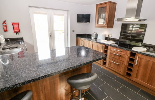 Dwyran Cottage | FELIN COTTAGE, family friendly, with open fire in Newborough