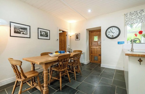 Haverfordwest Cottage | Felin Fach, Holiday property Llandeloy, Sleeps 8, 4 bedrooms, bathrooms