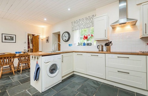 Haverfordwest Cottage | Felin Fach, Holiday property Llandeloy, Sleeps 8, 4 bedrooms, bathrooms