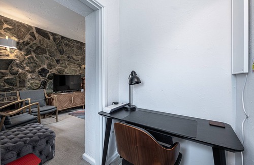 Llanfaelog Cottage | Felin Traeth Cottage - a bungalow that sleeps 8 guests in 4 bedrooms