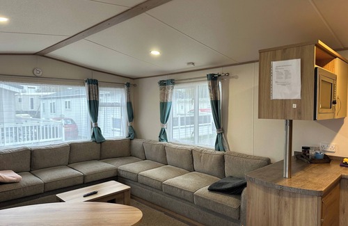Felixstowe Cabin | Felixstowe Chimo Caravan 8 sleeps 5 min to beach