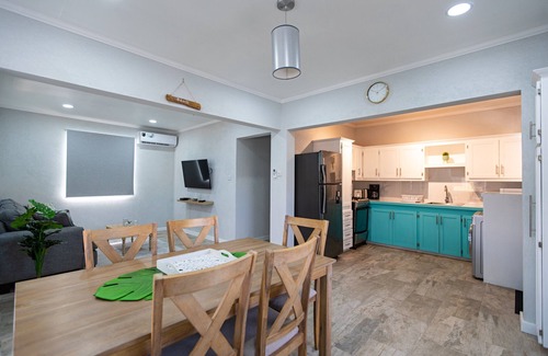 Saint Lawrence House | Feliz-City | 3BR near St Lawrence Gap and beach