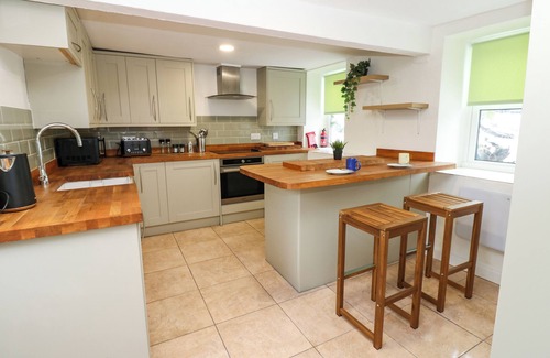 Romaldkirk Cottage | FELL COTTAGE, pet friendly, with open fire in Middleton-In-Teesdale