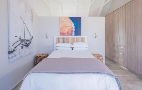 L'Agulhas House | Fellowship