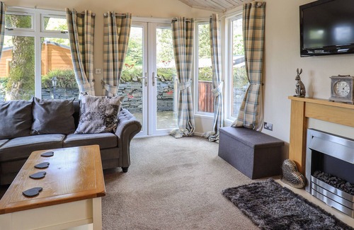 Troutbeck Cabin | FELLSIDE RETREAT LODGE, pet friendly, with a garden in Windermere