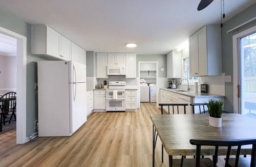 North Raleigh House | Fenced-In 4 BR <2mi North Hills, Garage/Storage