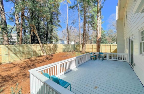 North Raleigh House | Fenced-In 4 BR <2mi North Hills, Garage/Storage