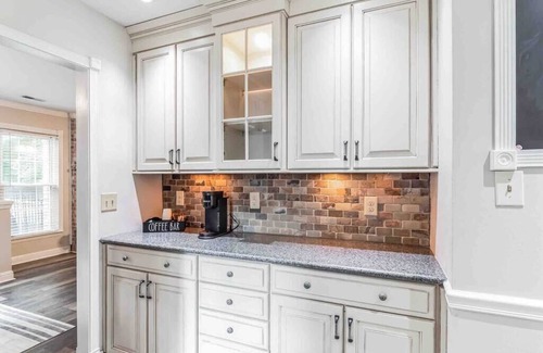 Matthews House | Fenced in backyard 4 Family gatherings & Dog Park