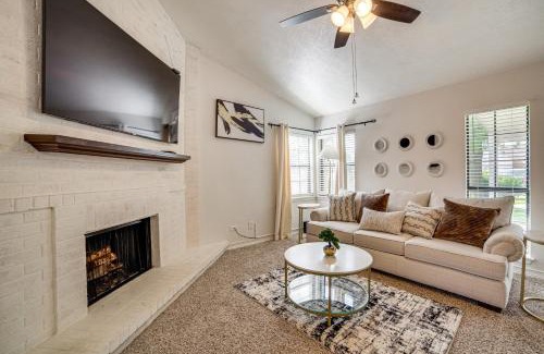 Garland House | Fenced-In Yard Home Less Than 1 Mi to Lake Ray Hubbard!