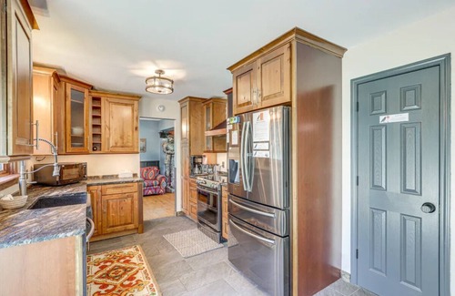 Alexander House | Fenced Pet-Friendly Alexander Home: 7 Mi to Asheville!
