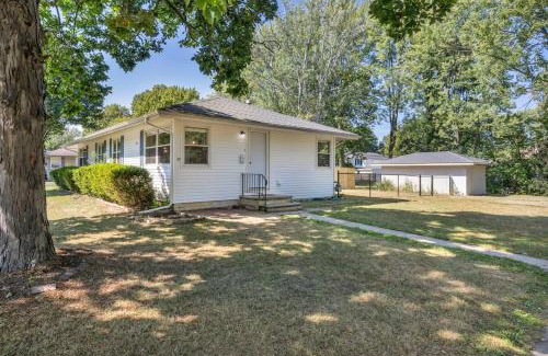 Berea House | Fenced & Pet-Friendly! Modern 2BR Retreat! CLE-BW