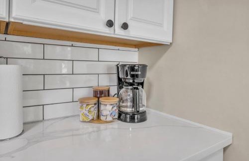 Berea House | Fenced & Pet-Friendly! Modern 2BR Retreat! CLE-BW