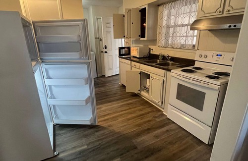 Parkway Village House | Fenced Yard, Centrally Located-Parkway Village Pad