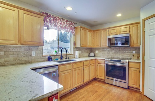 North Creek House | Fenced Yard + Grill: Idyllic Mill Creek Home