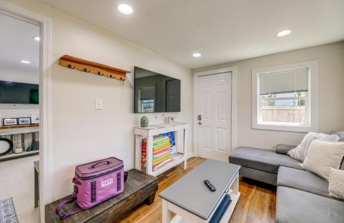 Morehead City House | Fenced Yard, Walkable Location Cozy Beaufort Home