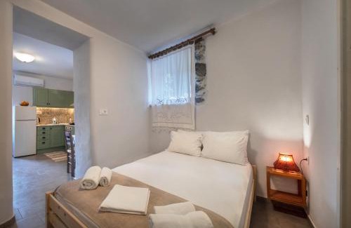 Perivolia Apartment | Feneri 3 -Cozy rustic Apt 20' from Elafonisi beach