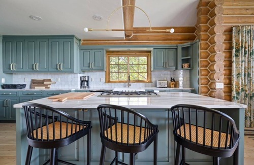 Victor Cabin | Fennario Cabin includes Bronze Buffalo Ranch at Teton Springs amenity access