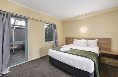 Fenton Street Hotel | Fenton Court Motel