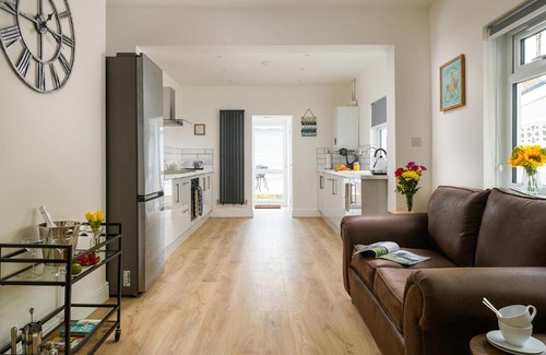 Porthcawl House | Fenton House - Modern, 4 Bedroom, Pets Accepted