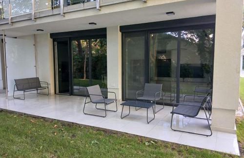 Pusztavacs Apartment | Fenyvesliget Apartmanok IV
