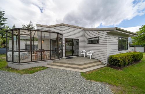 Te Anau House | Ferg Escape - Te Anau Holiday Home