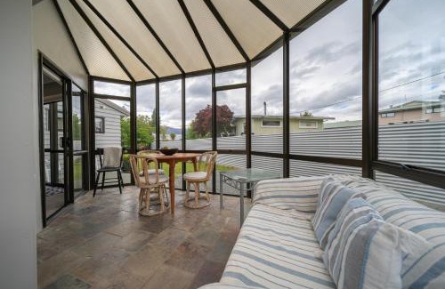 Te Anau House | Ferg Escape - Te Anau Holiday Home
